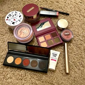 Bare minerals make up bundle